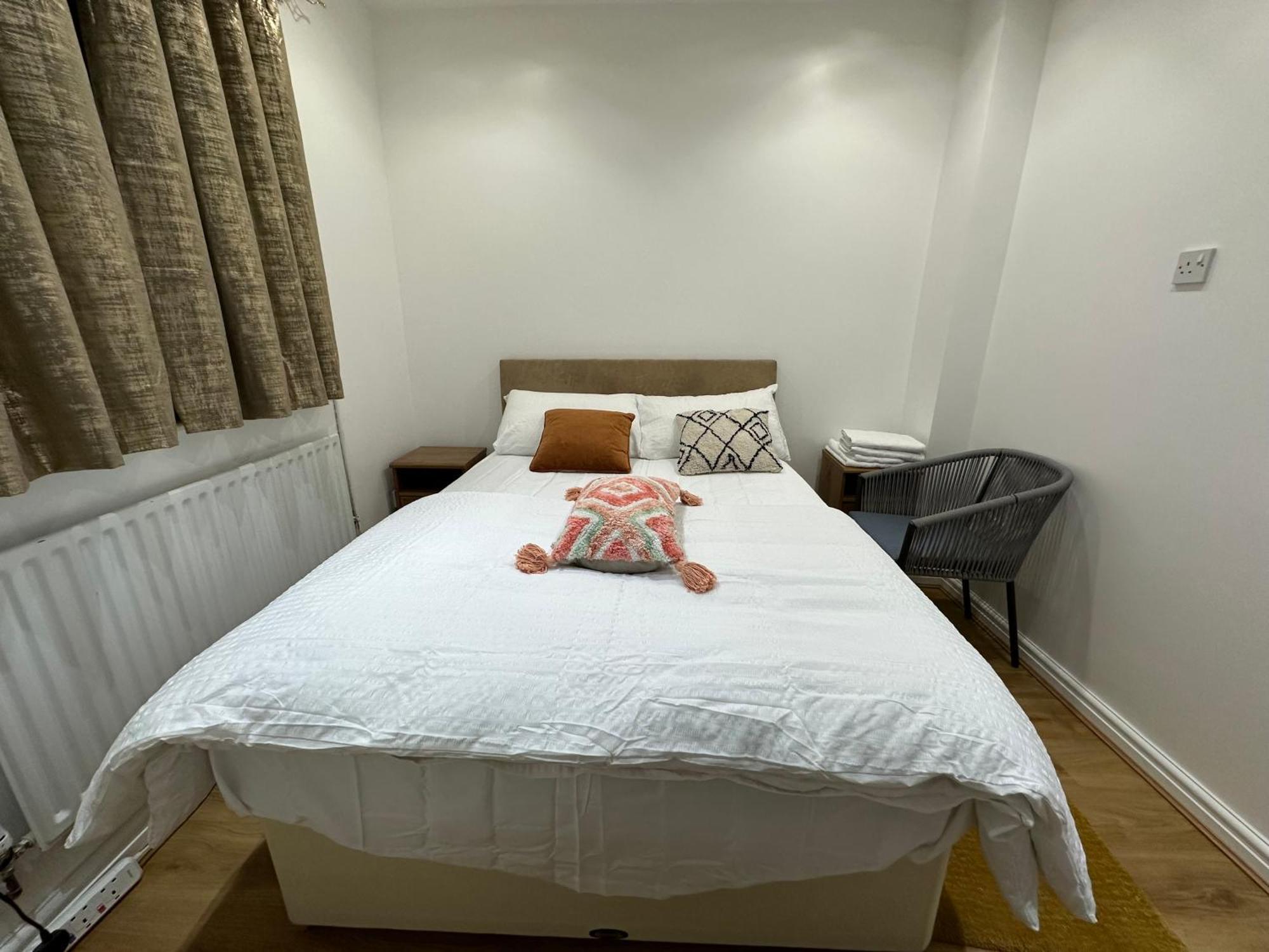 Beautiful Double With Free Wi-fi And Free Parking Casa de hóspedes